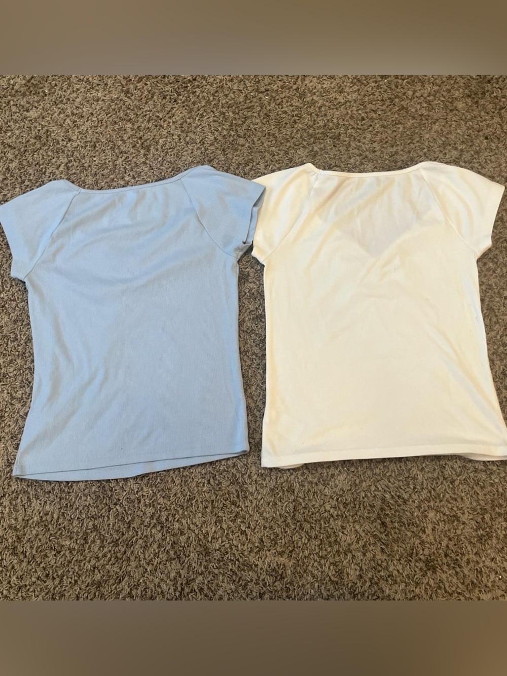 Old Navy ribbed v-neck t-shirts(2) woman’s size M - Picture 2 of 4